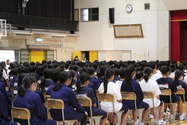 １、２年生は歯科について学びました。