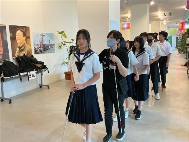 さあ「暗闇」に出発！