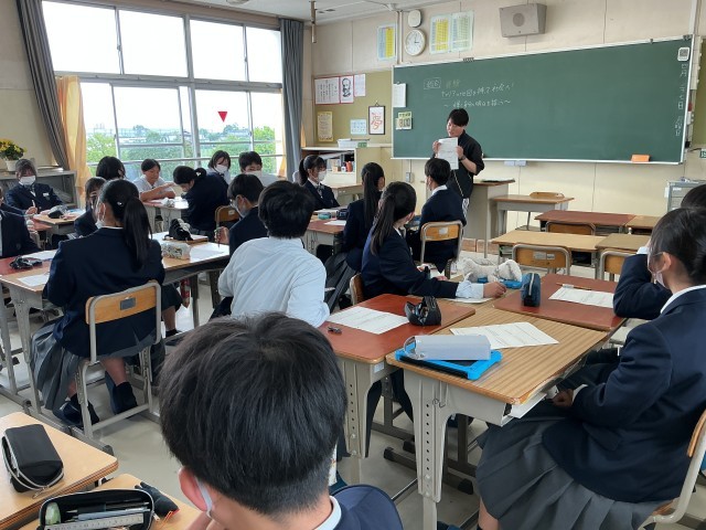 自分の強みについて考える各学級での授業