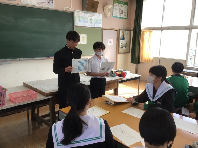 ３DAYSチャレンジの成果報告をする保健委員