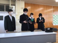 全校に向けて説明する生活向上委員