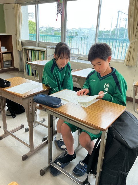 1年生　闘竜祭に向け、日常生活に着目し、学級を牽引しようと話し合いを行なっています。