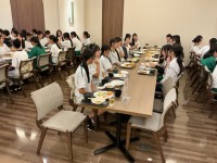 朝に対話の時間を設けて昨日の振り返りと今日の見通しをもちます