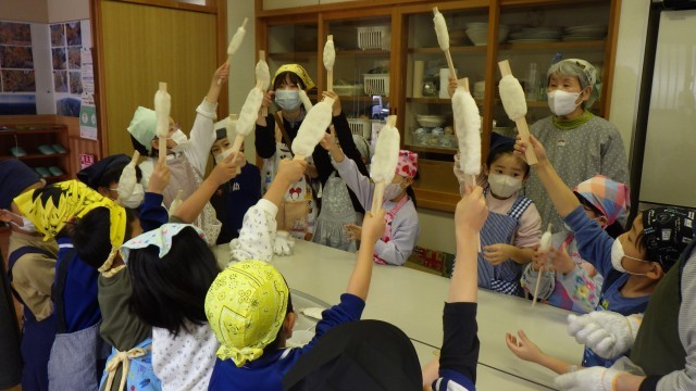 鼎館　五平餅づくり