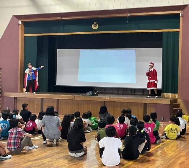飯野小学校にお越しくださったキング