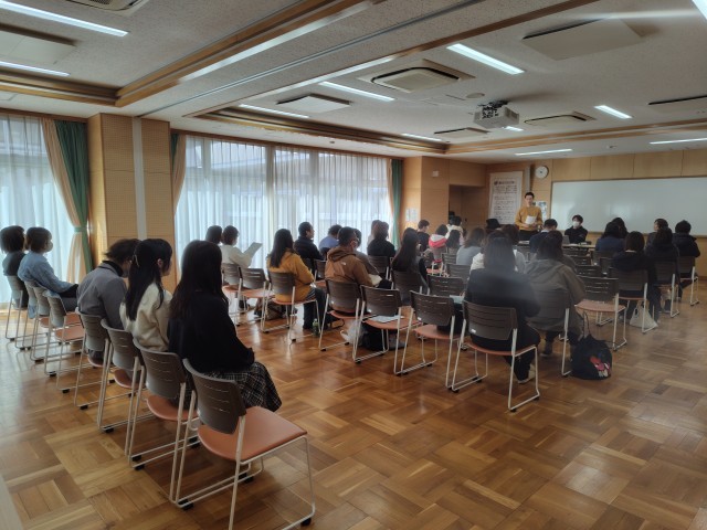 このたび、「浄水小PTAだよりDIGITAL１、２月号」を発行しました。 今月のPTA活動のようすをまとめて掲載しています。 ・浄水小PTA本部役員引継ぎ会を開催しました♪ ・おしらせ（通学団について） ・今月のおまけ（今月のゆうゆう）など ぜひ一度、お時間の許す際に、ご一読くださいませ。