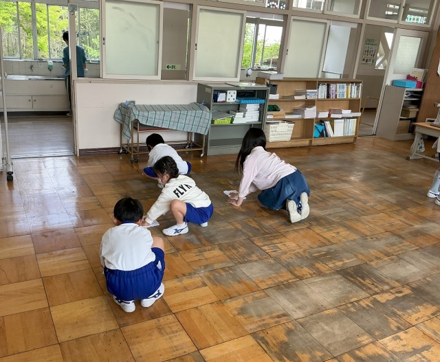 教室の雑巾の拭き方