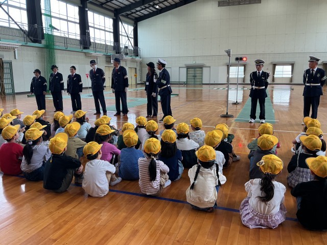 お話を聞く様子