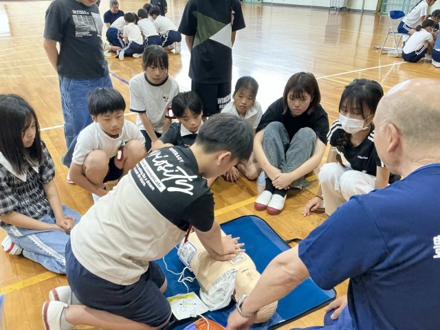 AEDの使い方と胸骨圧迫