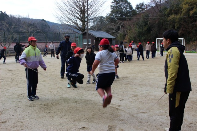 ③じゃんけん跳び