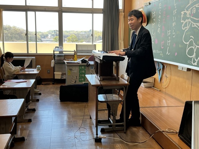 ３年生　学級びらきの様子