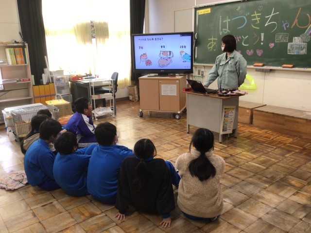 動物保護センターの方の説明