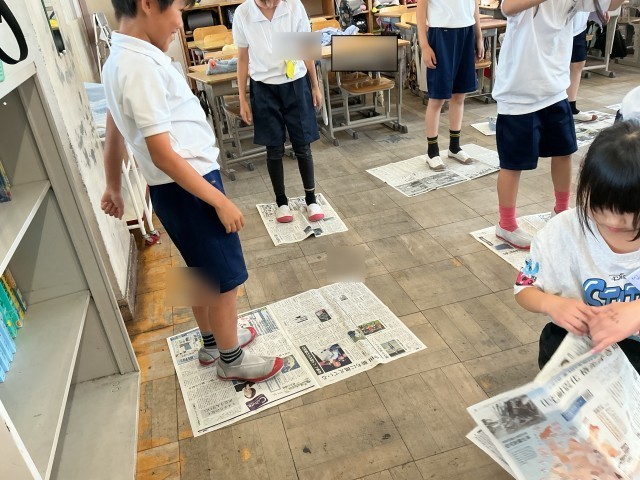 新聞折りゲーム