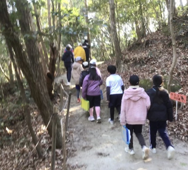 みんな並んで出発