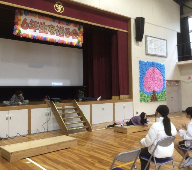 ３・４年生　6年生に挑戦(柔軟)