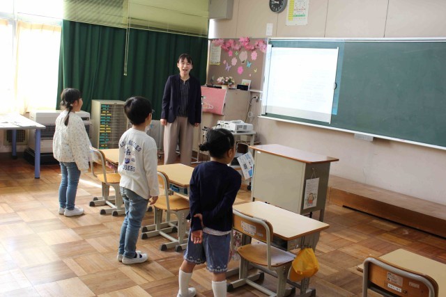 生活科「花や野菜、大きくなってね」